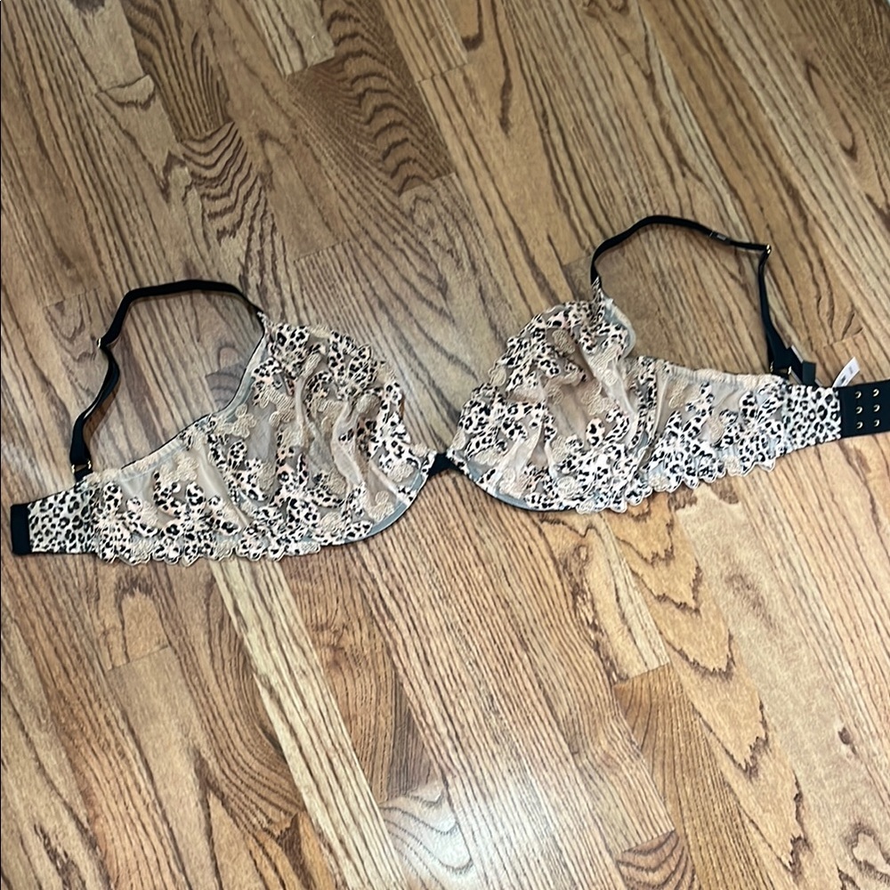 VS Leopard Print Floral Lace Unlined Bra - Picture 4 of 9